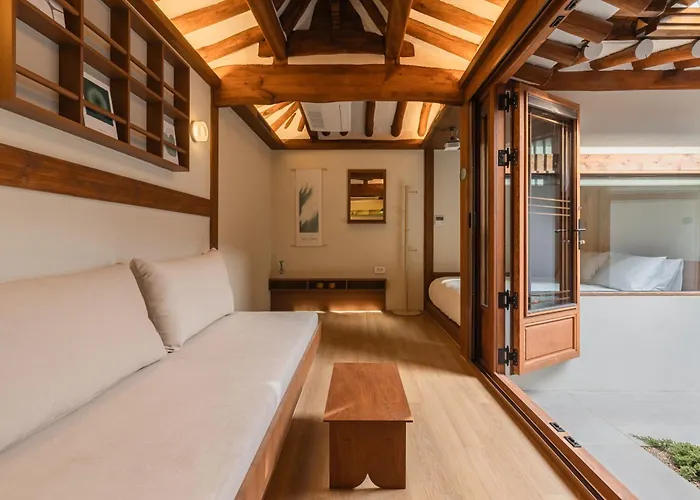 Luxury Hanok Mossy Grove Seul